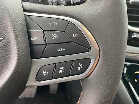 New 2026 Chrysler Pacifica Pinnacle AWD/4WD image 18