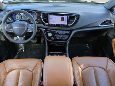 Used 2022 Chrysler Pacifica Pinnacle image 14