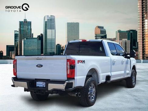 Used 2023 Ford F350 Lariat w/ FX4 Off-Road Package AWD/4WD image 6