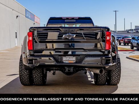 Used 2024 Chevrolet Silverado 3500 High Country w/ High Country Premium Package image 8