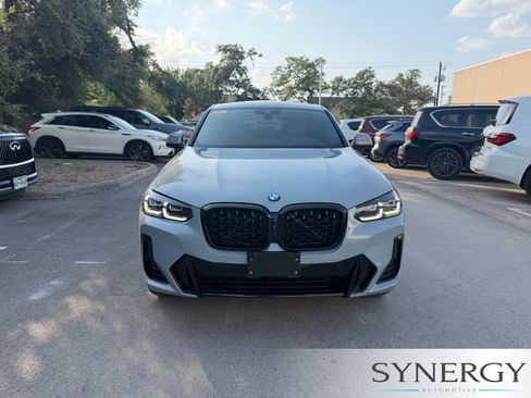 Used 2025 BMW X4 xDrive30i AWD/4WD image 3