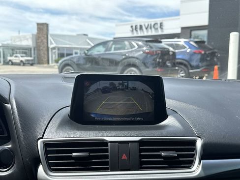 Used 2017 MAZDA MAZDA3 Touring FWD image 17