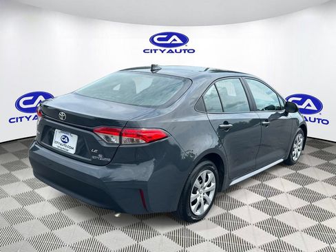 Used 2023 Toyota Corolla LE FWD image 3