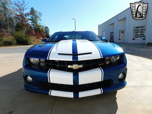 Used 2010 Chevrolet Camaro SS image 3