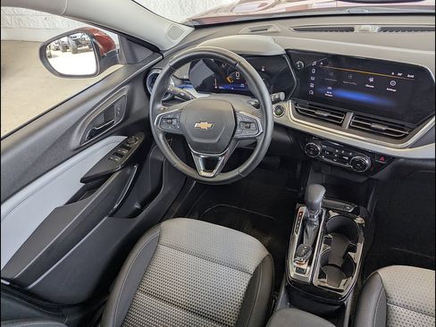 Used 2024 Chevrolet Trax LT w/ Driver Confidence Package FWD image 24