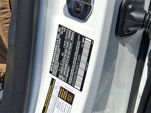 Certified 2025 Mercedes-Benz GLE 350 4MATIC image 23