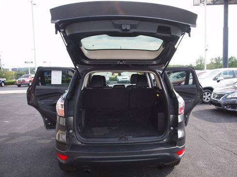 Used 2017 Ford Escape SE w/ Equipment Group 201A AWD/4WD image 5