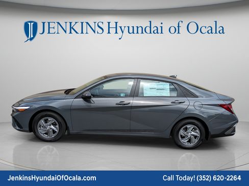 New 2026 Hyundai Elantra SE FWD image 10
