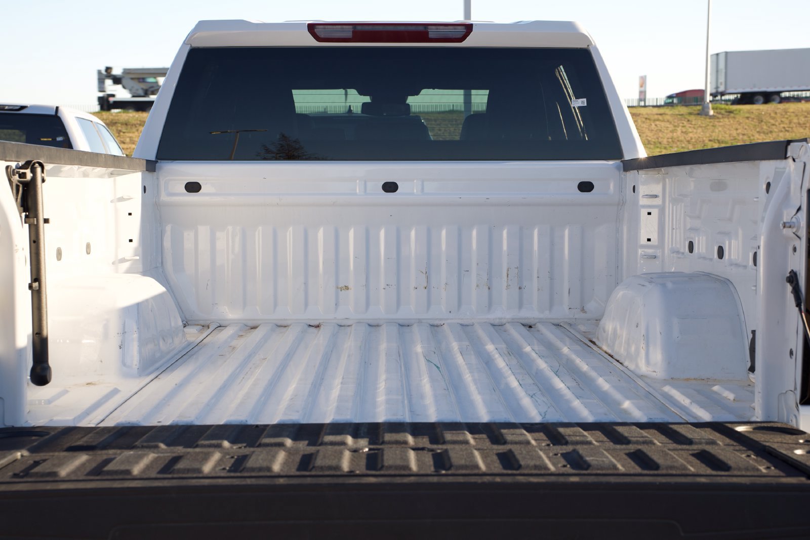 Used 2025 GMC Sierra 1500 SLT AWD/4WD image 32
