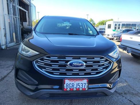 Used 2019 Ford Edge SE FWD image 2
