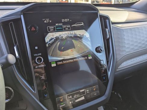 Used 2025 Subaru Forester Limited image 17