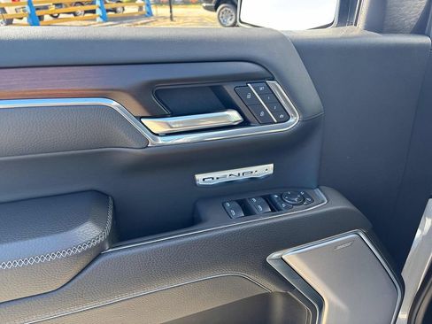 Used 2025 GMC Sierra 1500 Denali image 17