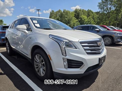 Used 2017 Cadillac XT5 Luxury w/ Driver Awareness Package FWD image 11
