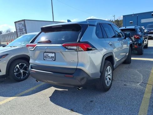 Used 2021 Toyota RAV4 LE image 4