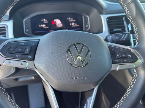 Used 2022 Volkswagen Atlas Cross Sport SE w/ Panoramic Sunroof Package image 13