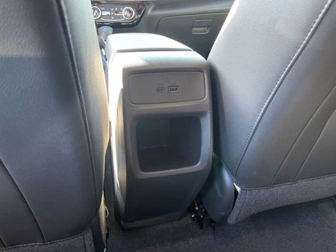 Used 2025 Chevrolet Trax LT image 23