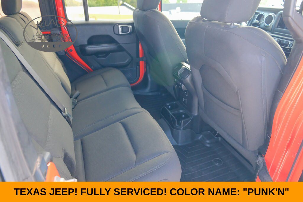 Used 2019 Jeep Wrangler Unlimited Sahara AWD/4WD image 13