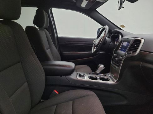 Used 2019 Jeep Grand Cherokee Laredo AWD/4WD image 21