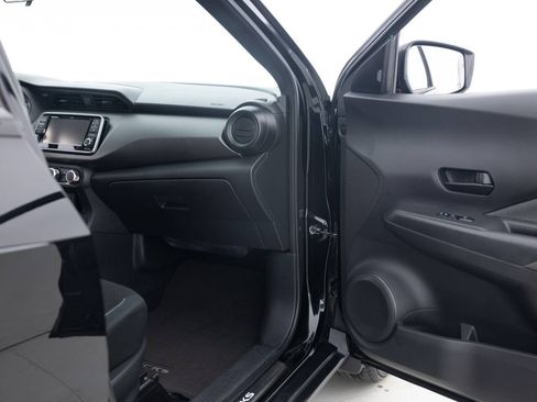 Used 2020 Nissan Kicks S FWD image 28