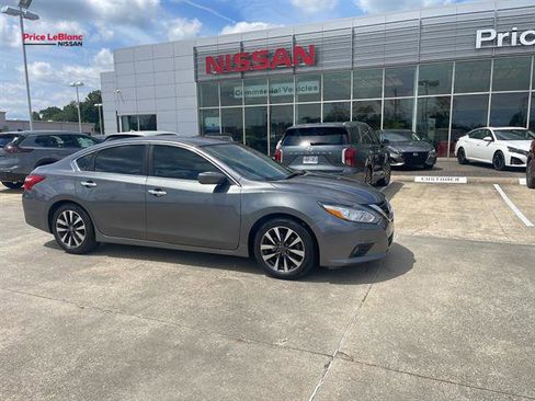 Used 2017 Nissan Altima 2.5 SV FWD image 1