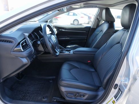 Used 2022 Toyota Camry SE w/ Convenience Package image 17