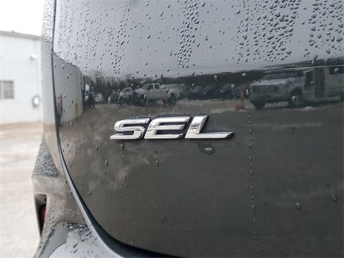 Used 2024 Ford Edge SEL w/ Convenience Package image 6