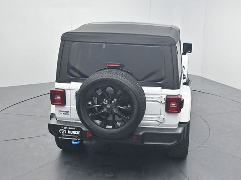 Used 2023 Jeep Wrangler Unlimited Sahara AWD/4WD image 62