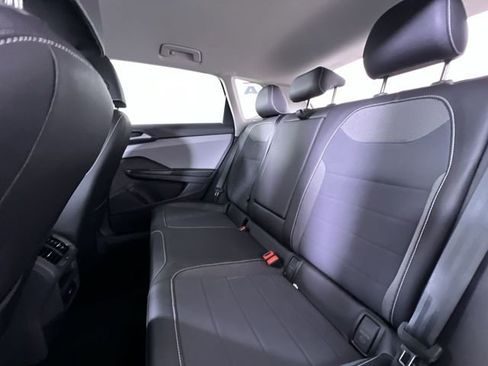 Used 2024 Volkswagen Taos SE image 22