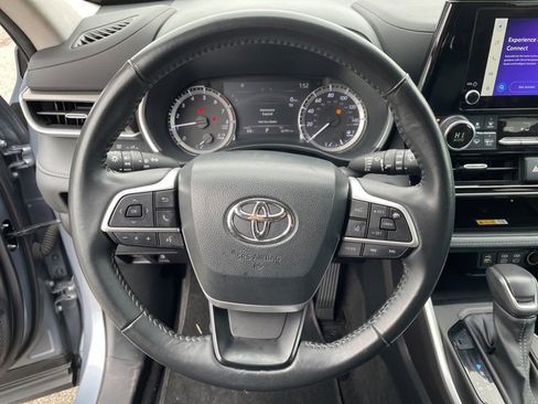 Used 2023 Toyota Highlander L image 15