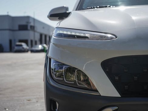 Used 2023 Hyundai Kona Limited AWD/4WD image 10