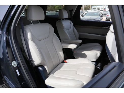 Used 2021 Hyundai Palisade SEL w/ Premium Package image 16