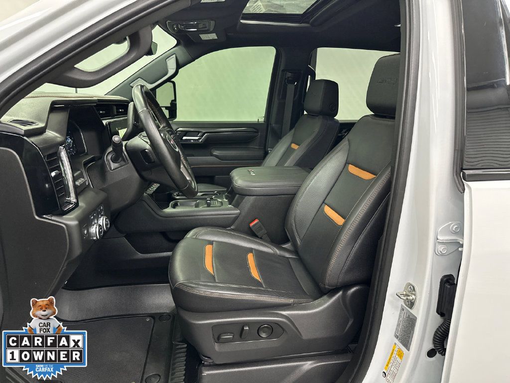 Used 2025 GMC Sierra 2500 AT4 w/ AT4 Premium Plus Package AWD/4WD image 9