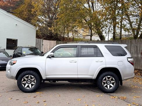Used 2019 Toyota 4Runner TRD Off-Road Premium image 3
