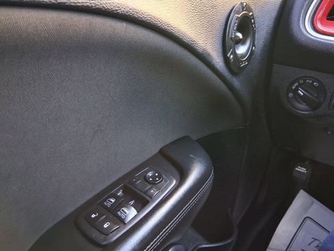 Used 2016 Dodge Challenger SXT image 18