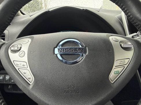 Used 2017 Nissan Leaf SV w/ Premium Package image 24