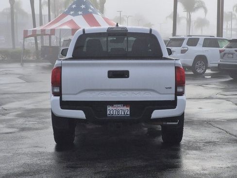 Used 2019 Toyota Tacoma TRD Sport image 7