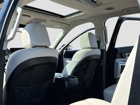 Used 2022 Kia Telluride EX w/ EX Premium Package FWD image 6