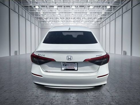 Used 2023 Honda Civic Sport image 4
