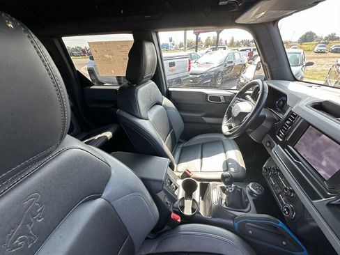 Used 2022 Ford Bronco Black Diamond image 12