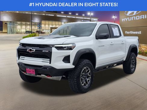 Used 2026 Chevrolet Colorado ZR2 w/ Technology Package AWD/4WD image 2