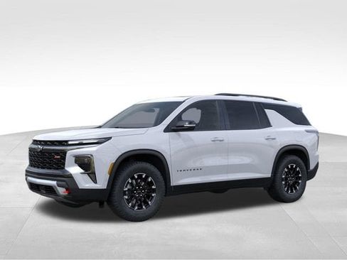New 2026 Chevrolet Traverse Z71 w/ Enhanced Driving Package AWD/4WD image 2