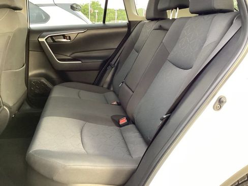 Used 2025 Toyota RAV4 XLE AWD/4WD image 13