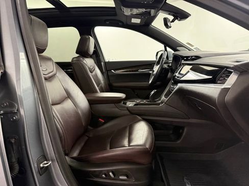 Used 2022 Cadillac XT6 Premium Luxury w/ Technology Package image 36