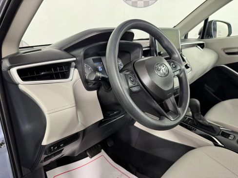 Used 2024 Toyota Corolla Cross L image 10