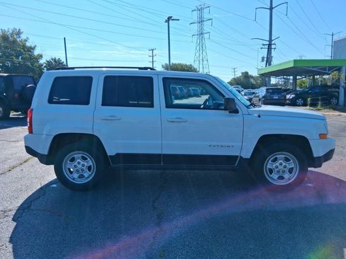 Used 2016 Jeep Patriot Sport w/ Power Value Group FWD image 4