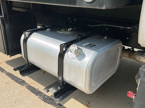 Used 2019 Ford F650 2WD Regular Cab Super Duty image 6