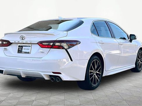 Certified 2022 Toyota Camry SE FWD image 13