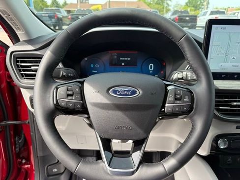 Used 2023 Ford Escape Platinum w/ Premium Technology Package AWD/4WD image 24