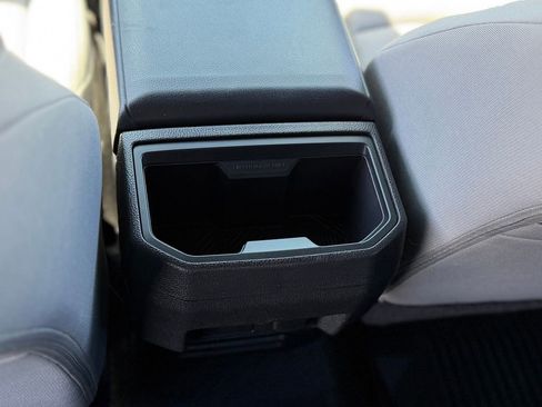 Certified 2025 Toyota Tacoma SR5 AWD/4WD image 7