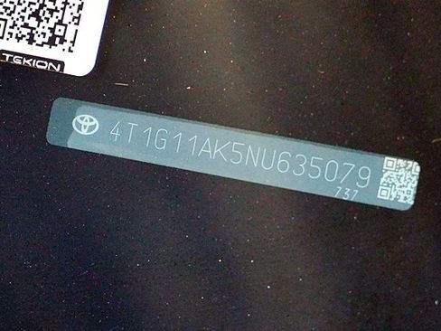 Used 2022 Toyota Camry SE image 30